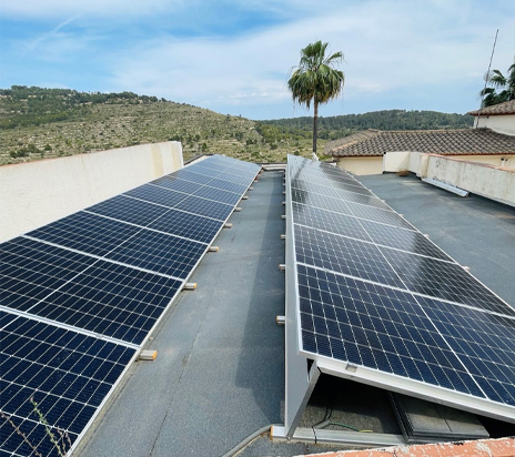 Sistema de paneles solares híbridos trifásicos de 10kw en España